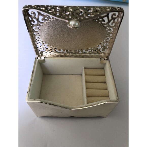 Things Remembered Silver Plated Filigree Keepsake Jewelry Box XOXO - Picture 3 of 4